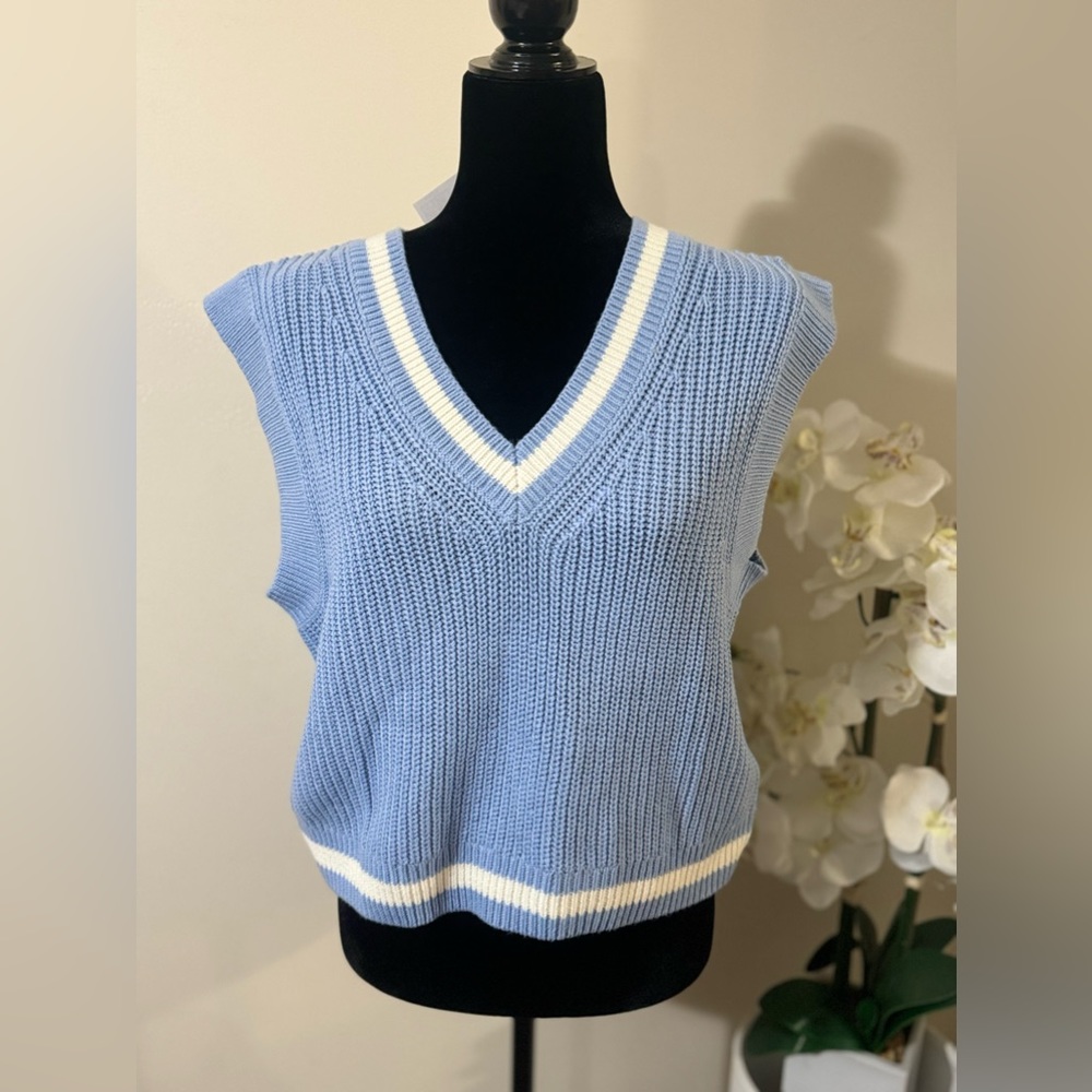 NWT- Divided H&M Sweater Vest